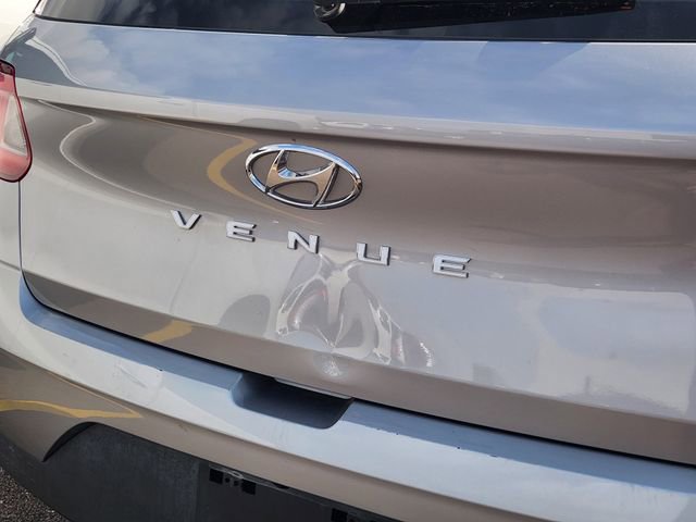 Used 2025 Hyundai Venue SEL image 8