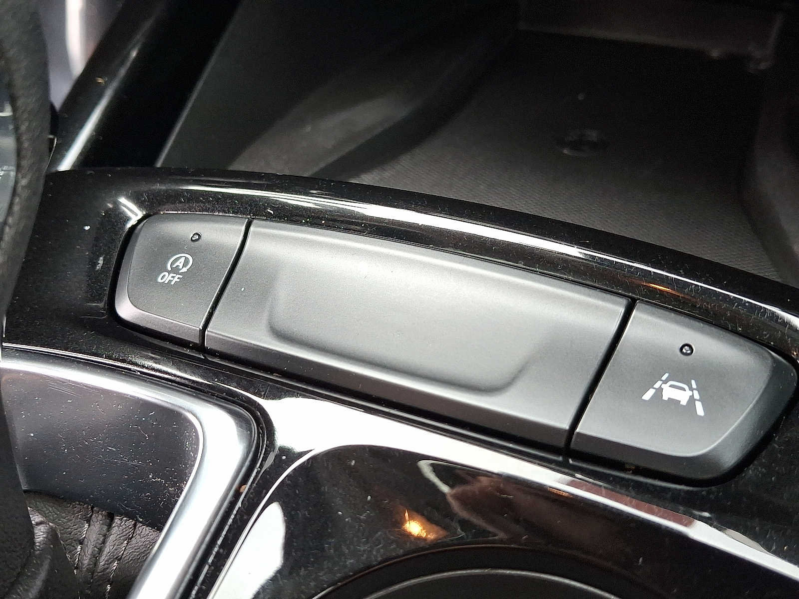 Used 2024 Chevrolet Trax ACTIV w/ Sunroof Package FWD image 25