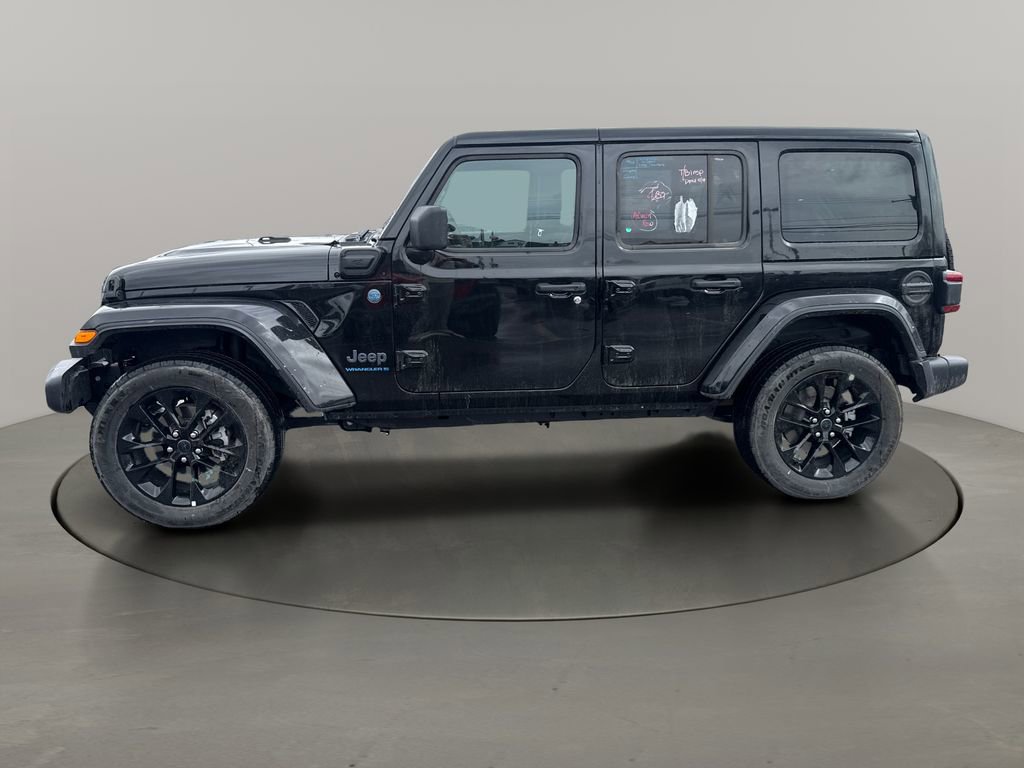 Used 2025 Jeep Wrangler Unlimited Sahara w/ Safety Group AWD/4WD image 4