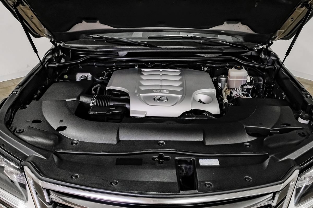 Used 2019 Lexus LX 570 4WD w/ Luxury Package image 43