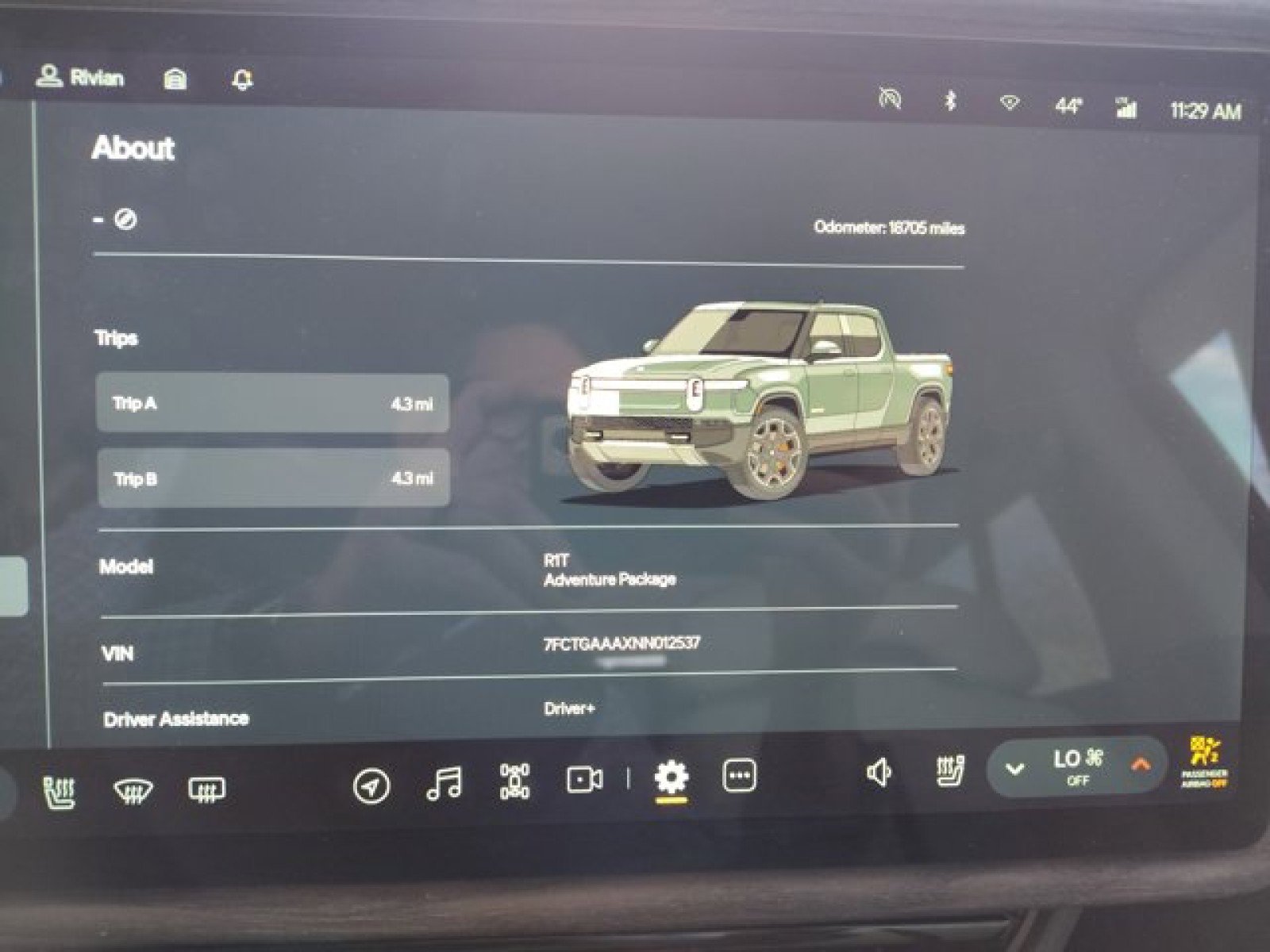 Used 2022 Rivian R1T Adventure image 23