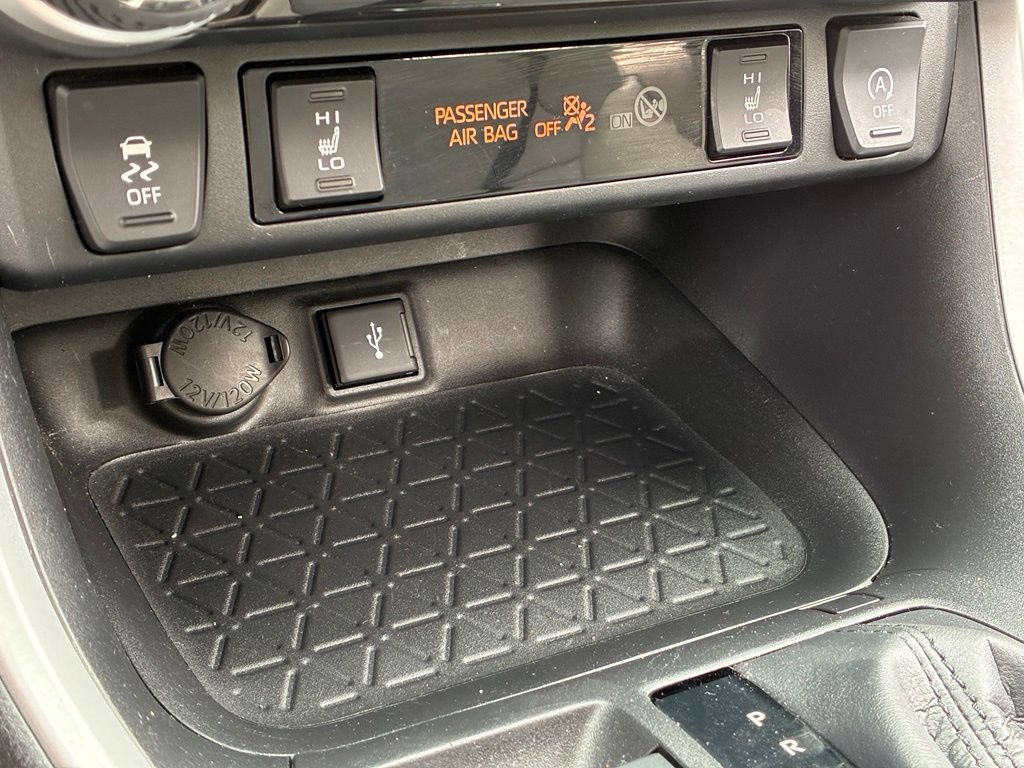 Used 2021 Toyota RAV4 XLE Premium FWD image 29