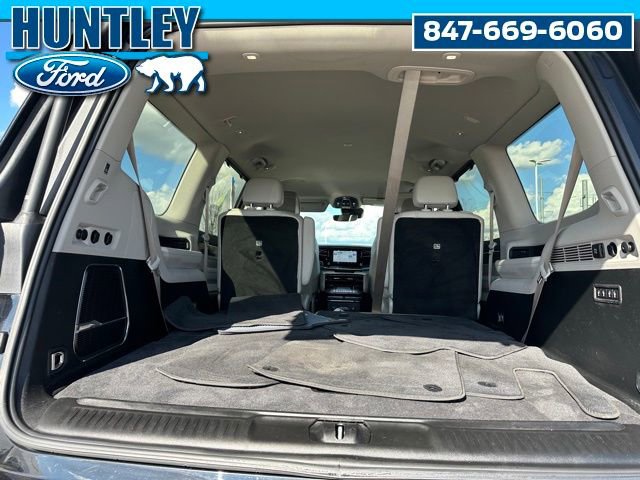 Used 2022 Jeep Wagoneer Series III w/ Convenience Group I image 9