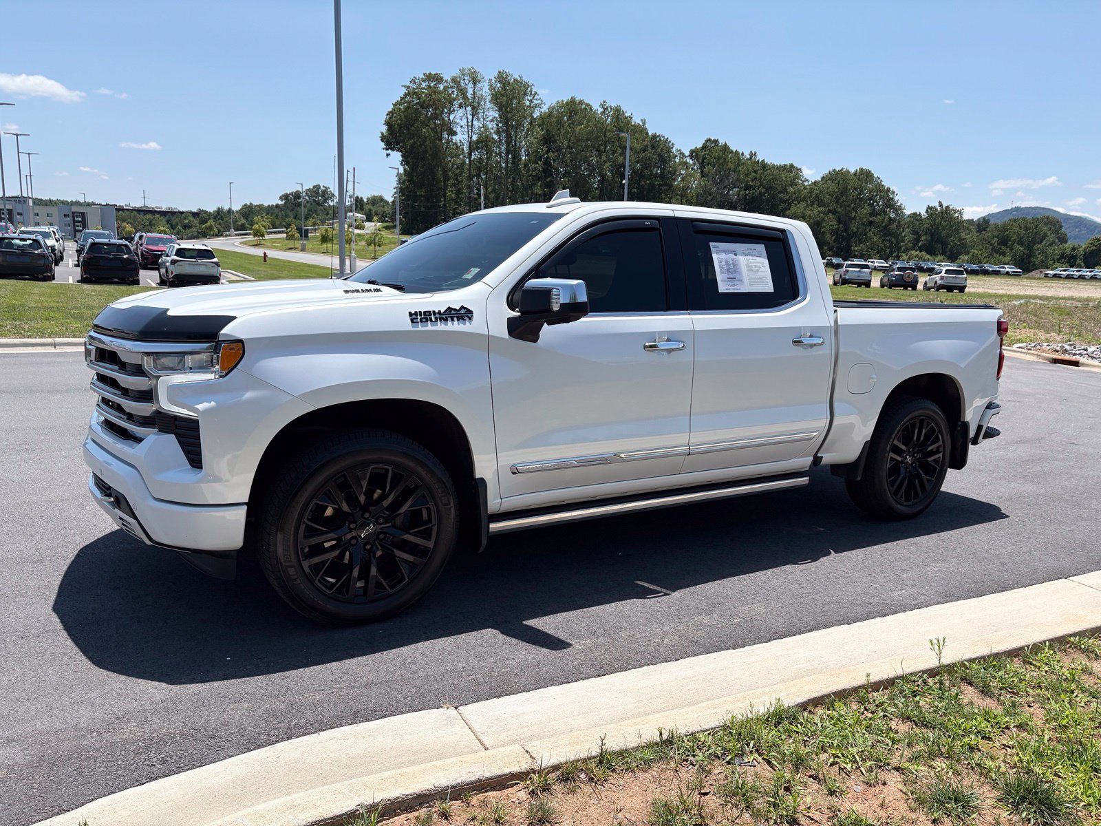 Used 2023 Chevrolet Silverado 1500 High Country w/ High Country Premium Package AWD/4WD image 4