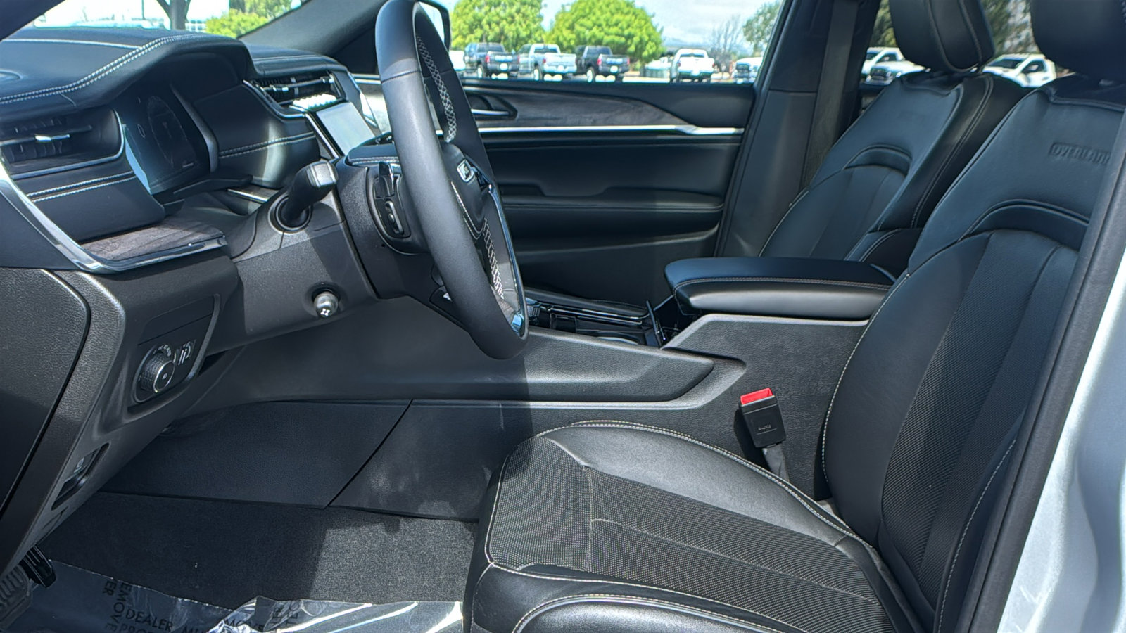 Used 2023 Jeep Grand Cherokee Overland image 22