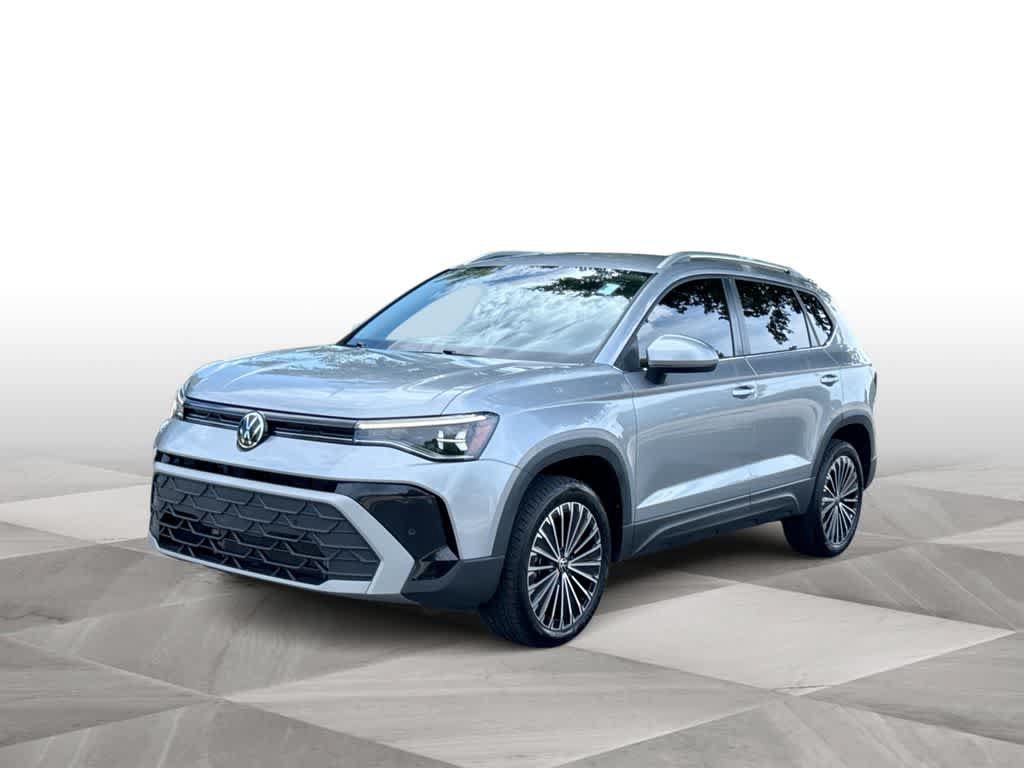 Used 2025 Volkswagen Taos SE FWD image 4