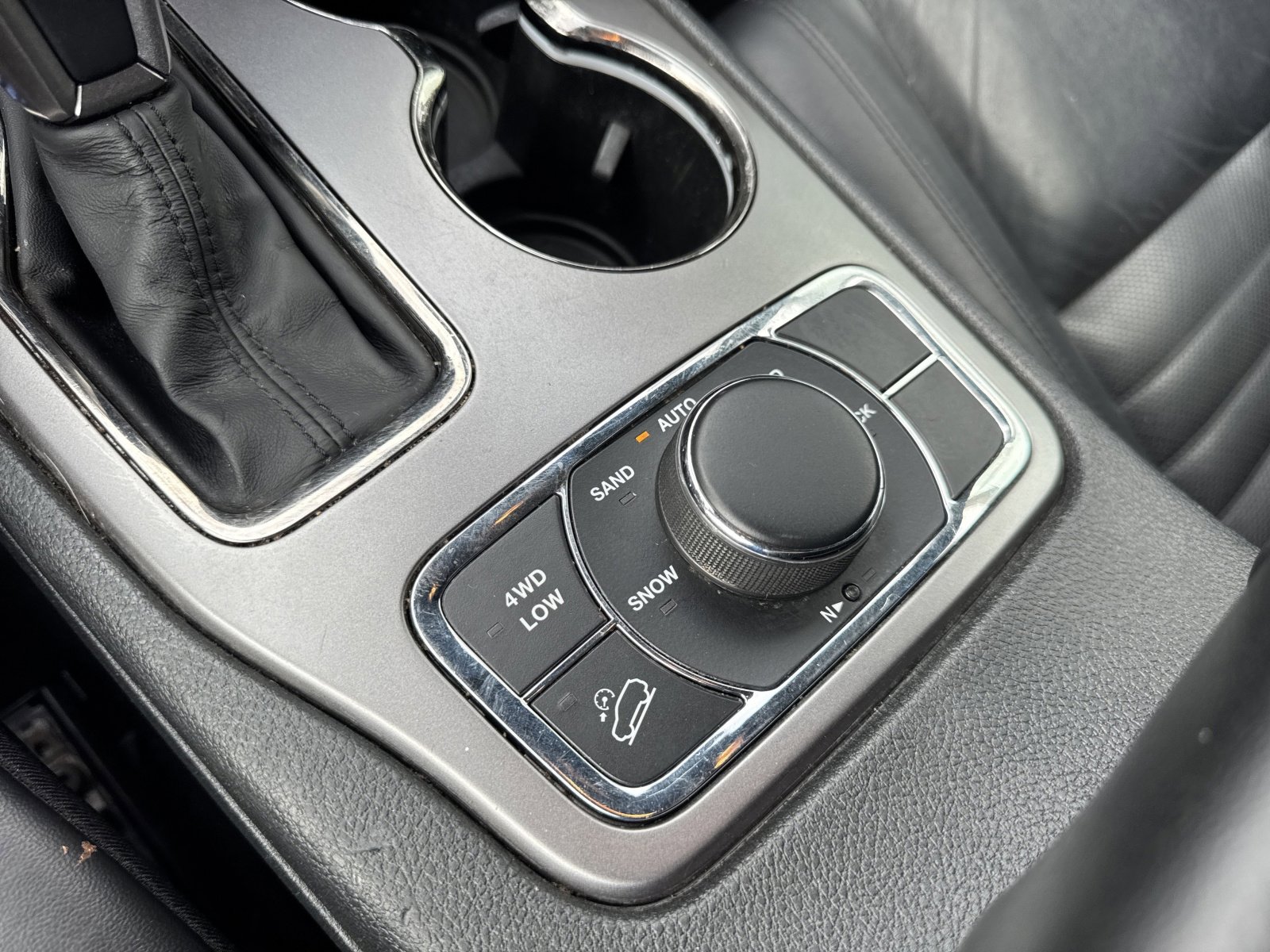 Used 2019 Jeep Grand Cherokee Limited X image 27