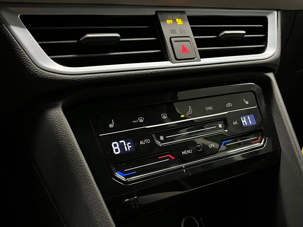 New 2026 Volkswagen Taos SE image 11