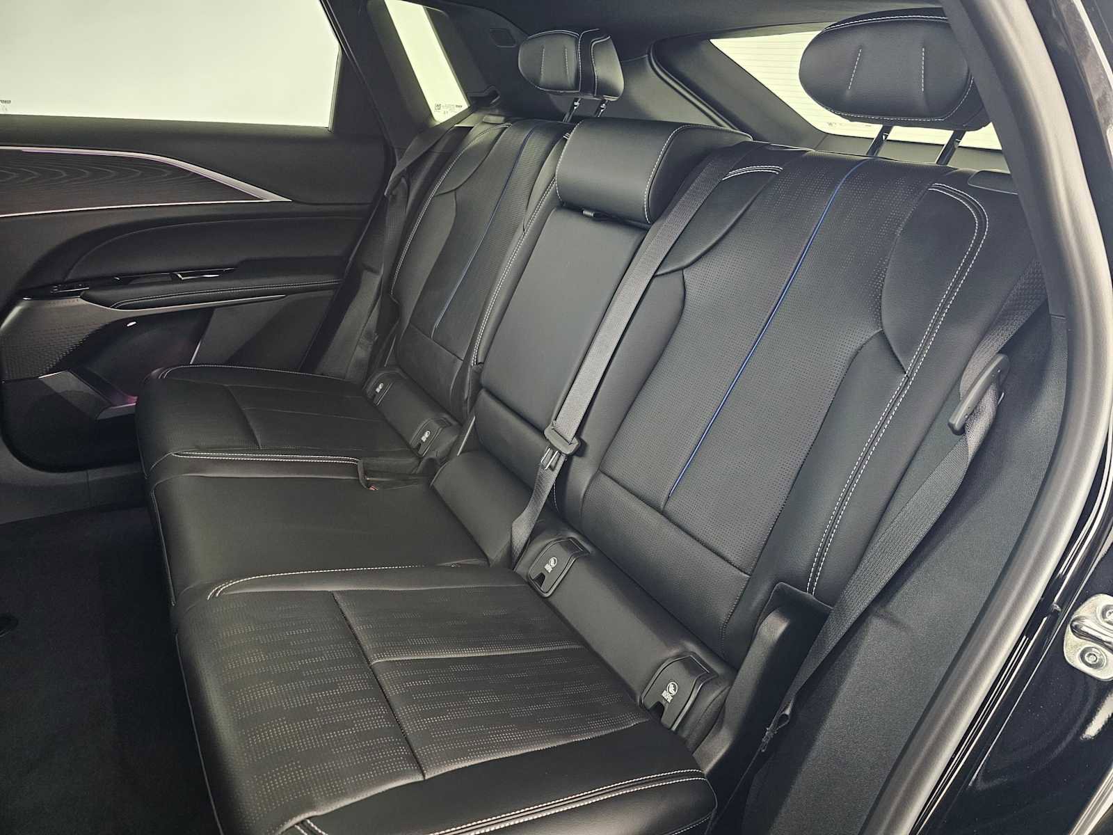 New 2026 Cadillac Lyriq Luxury image 17