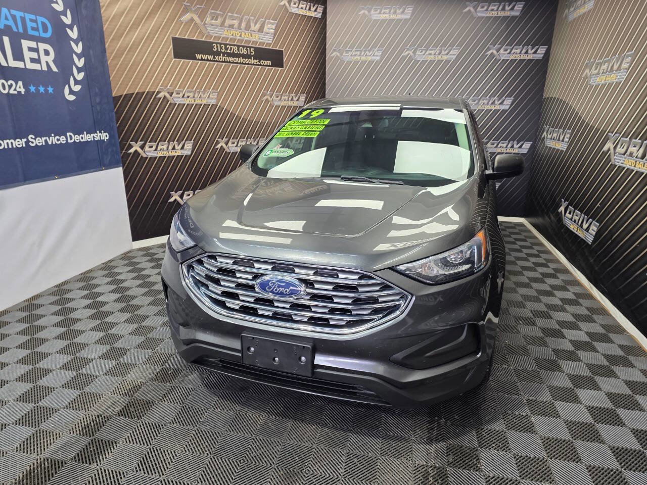 Used 2019 Ford Edge SE image 3