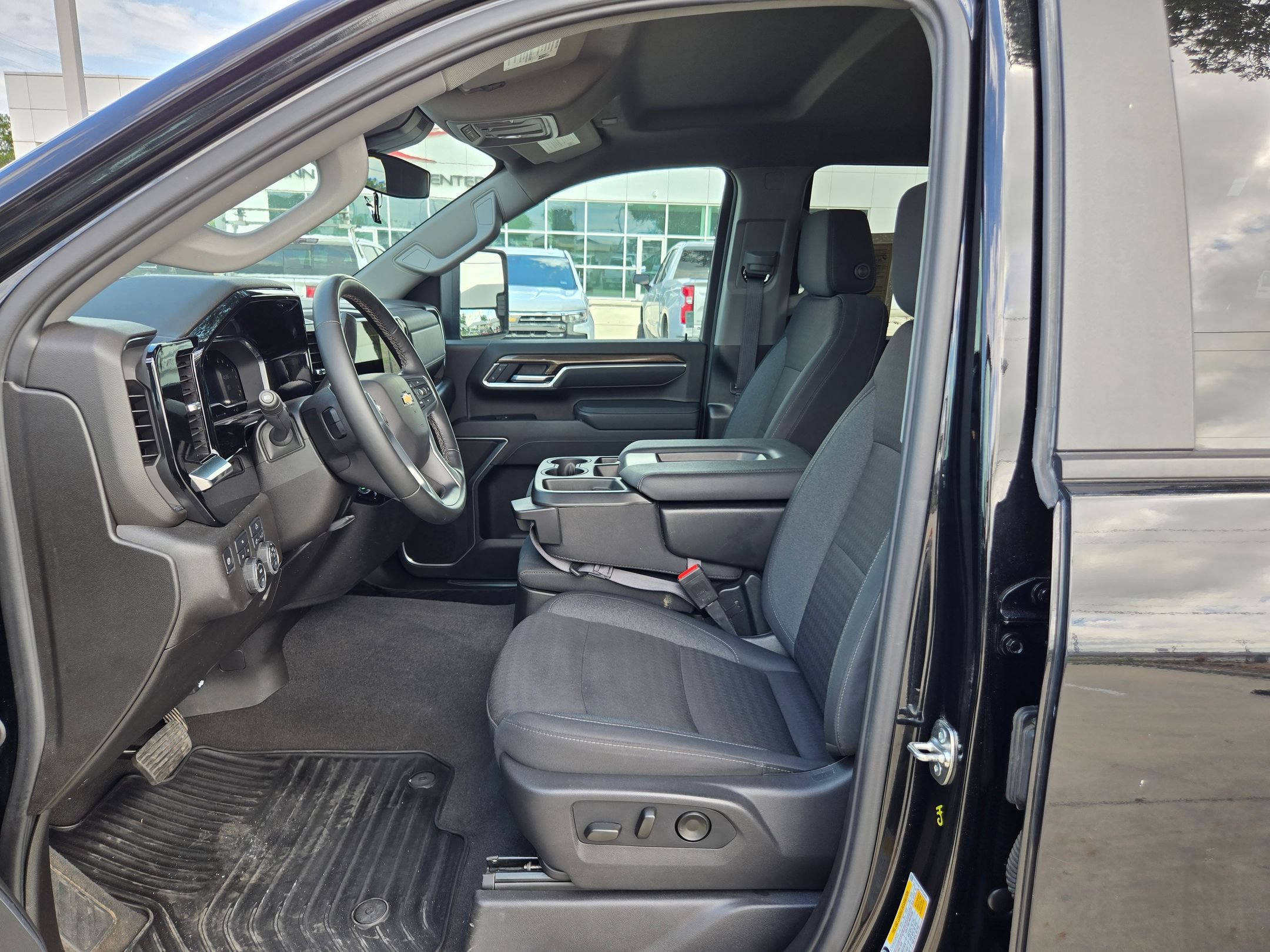 Certified 2025 Chevrolet Silverado 2500 LT w/ Convenience Package AWD/4WD image 9