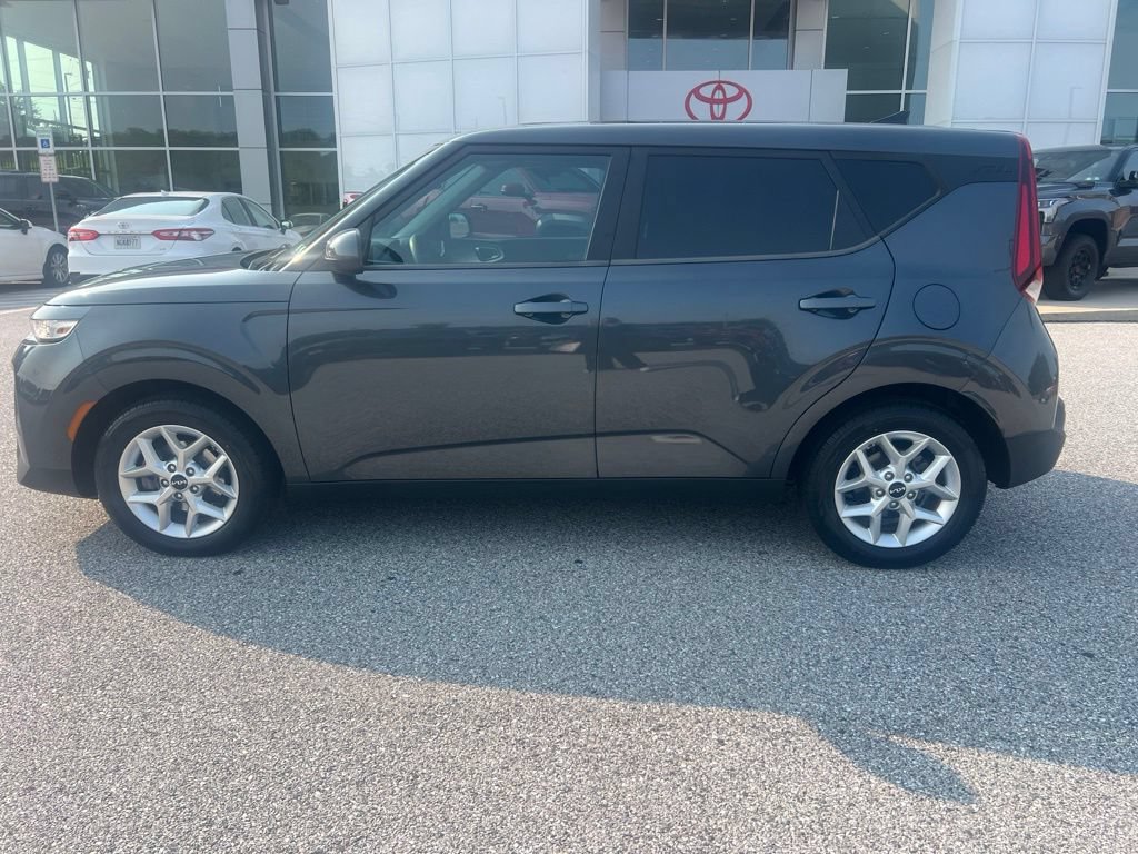 Used 2022 Kia Soul LX w/ Technology Package FWD image 6