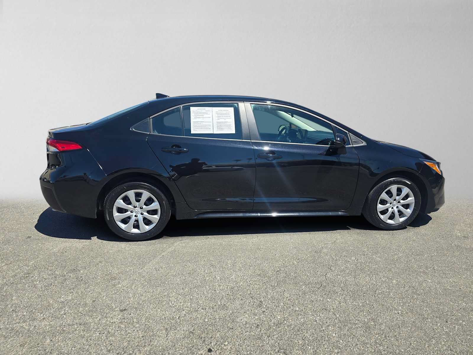Used 2026 Toyota Corolla LE FWD image 2