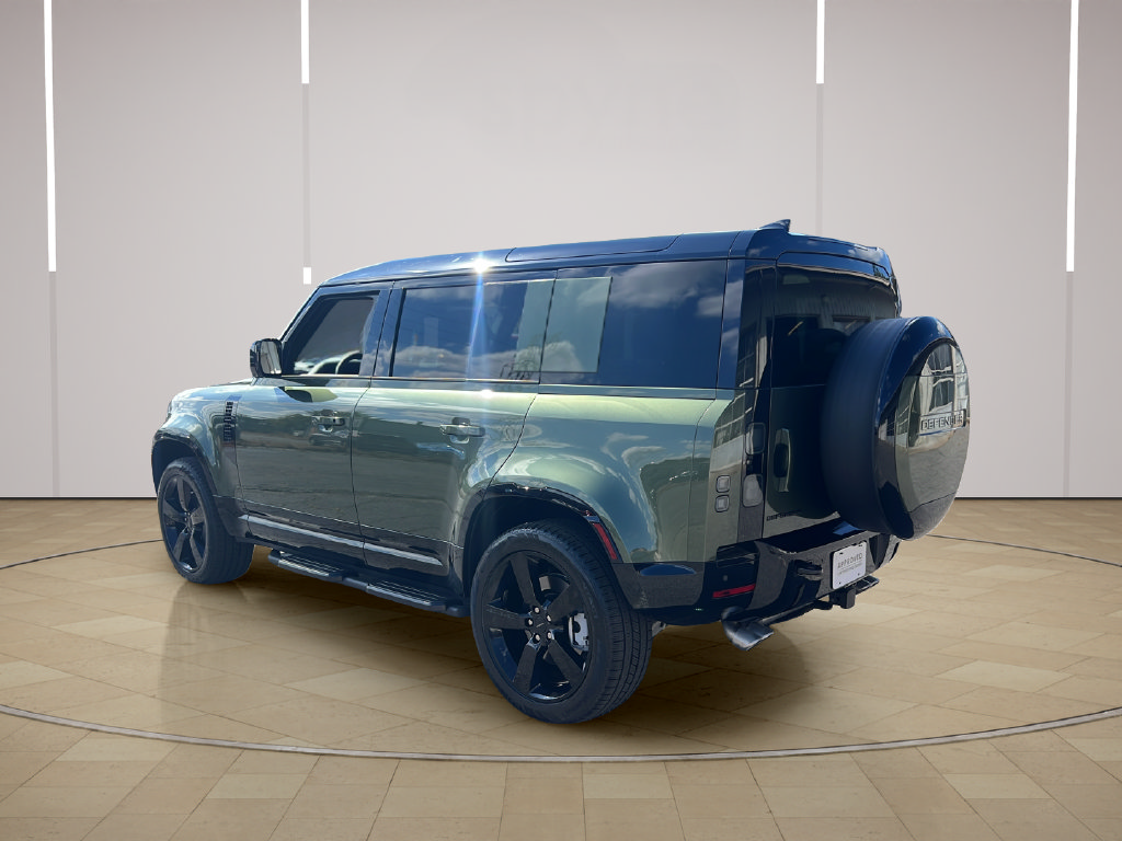 Used 2026 Land Rover Defender 110 X-Dynamic SE AWD/4WD image 3