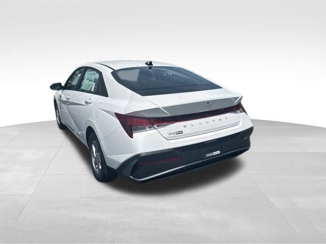 New 2026 Hyundai Elantra SE FWD image 5