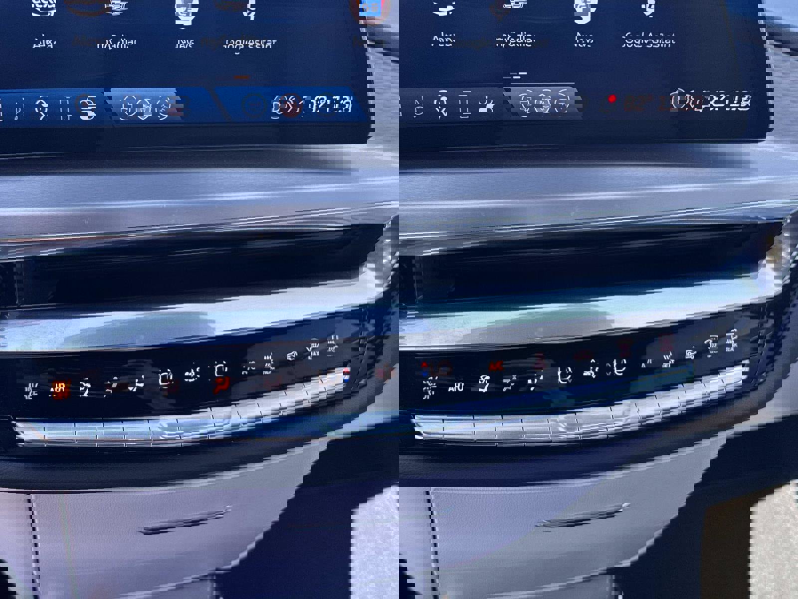 Used 2024 Cadillac Lyriq Luxury image 25