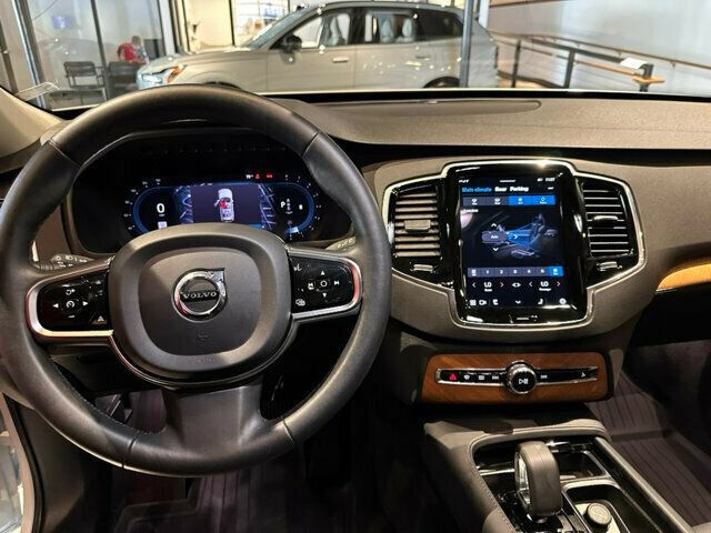 Used 2023 Volvo XC90 B6 Plus w/ Protection Package Premier AWD/4WD image 13