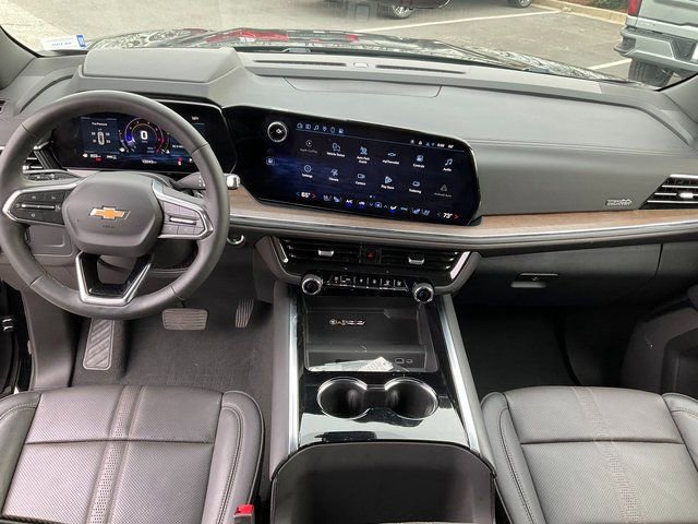 Used 2025 Chevrolet Tahoe High Country image 4