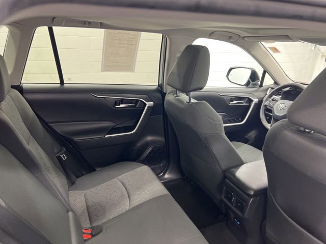 Used 2022 Toyota RAV4 XLE w/ Convenience Package image 22