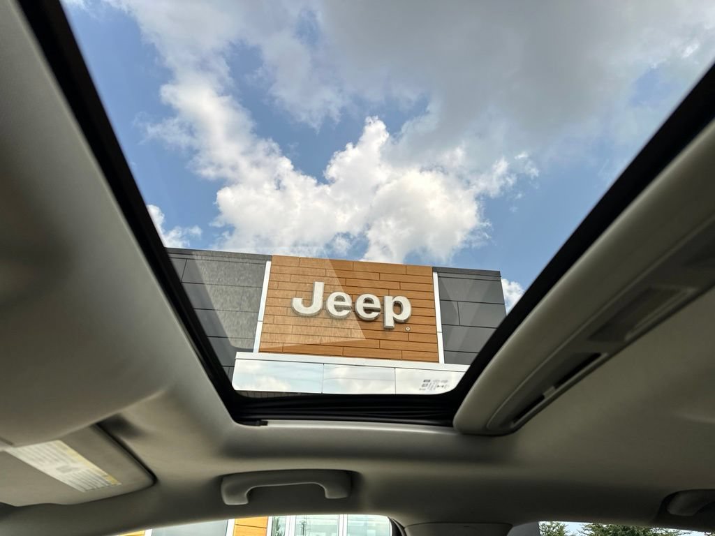 Used 2015 Chevrolet Trax LT w/ LT Sun and Sound Package FWD image 29