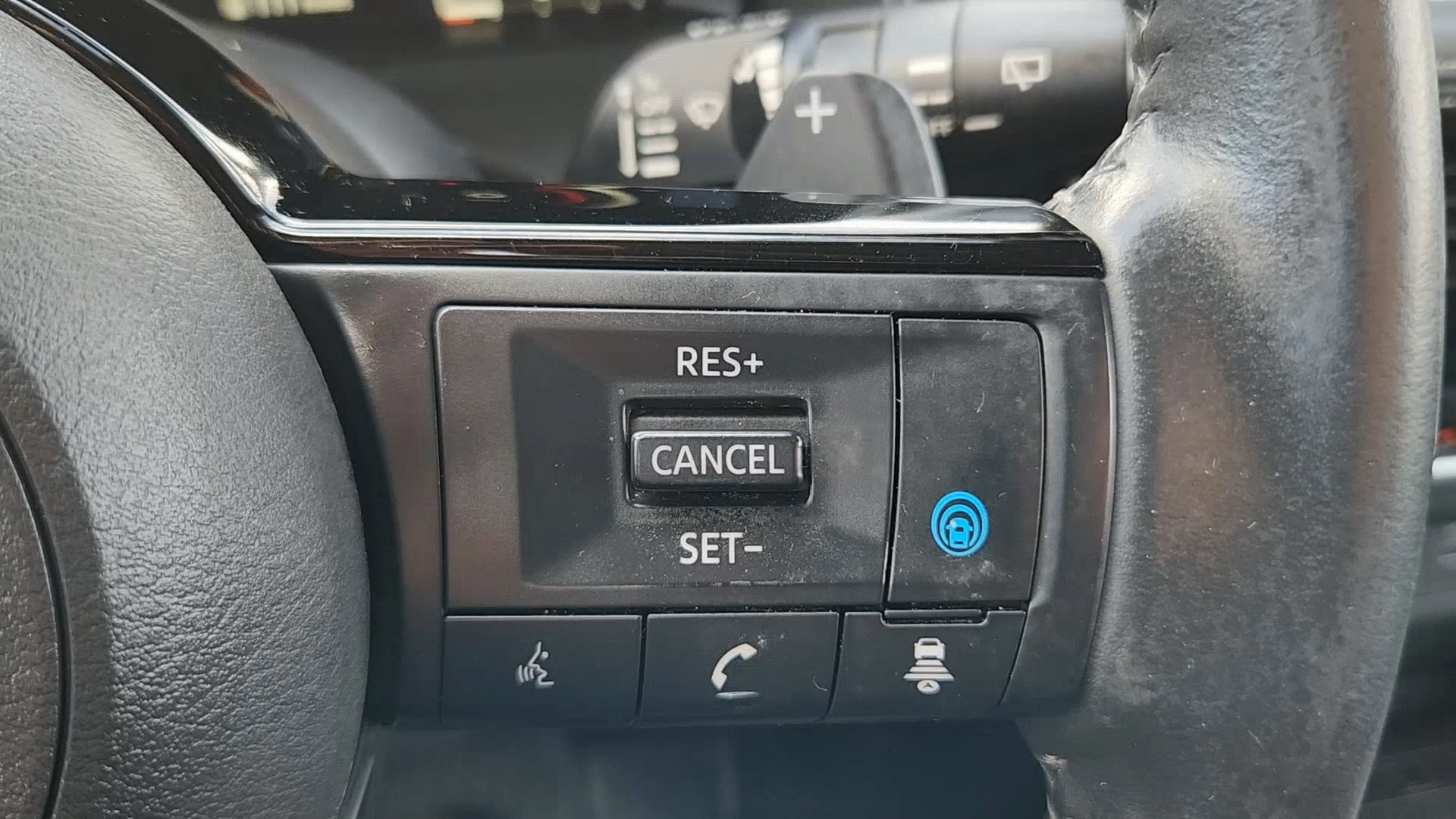 Used 2021 Nissan Rogue Platinum image 14