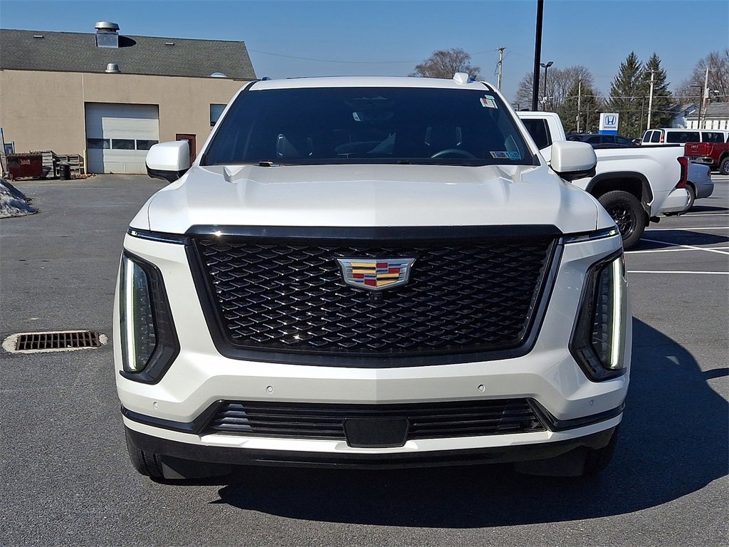 Used 2025 Cadillac Escalade Sport Platinum image 2