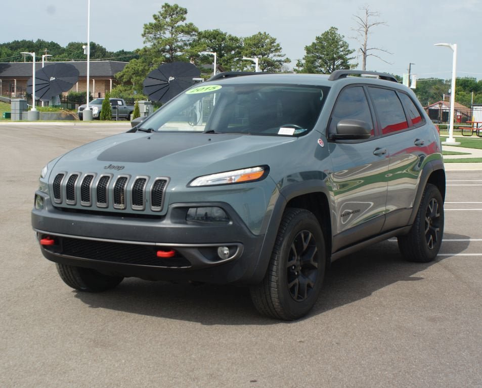 Used 2015 Jeep Cherokee Trailhawk w/ Comfort/Convenience Group AWD/4WD image 16
