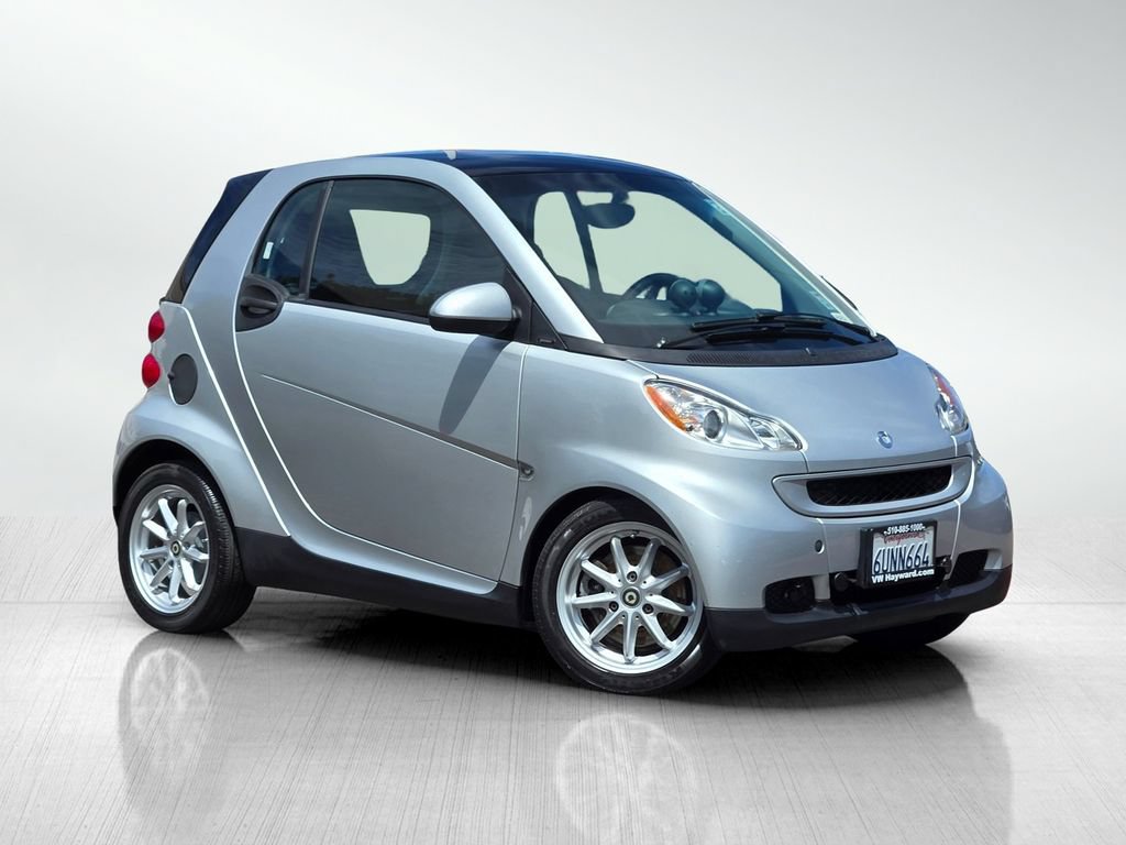 Used 2008 smart fortwo pure RWD image 2