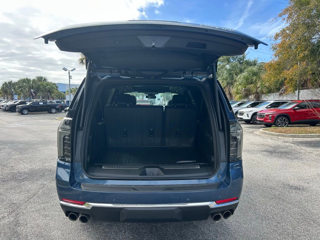 New 2026 Chevrolet Suburban Premier w/ Sun And Tow Package image 11