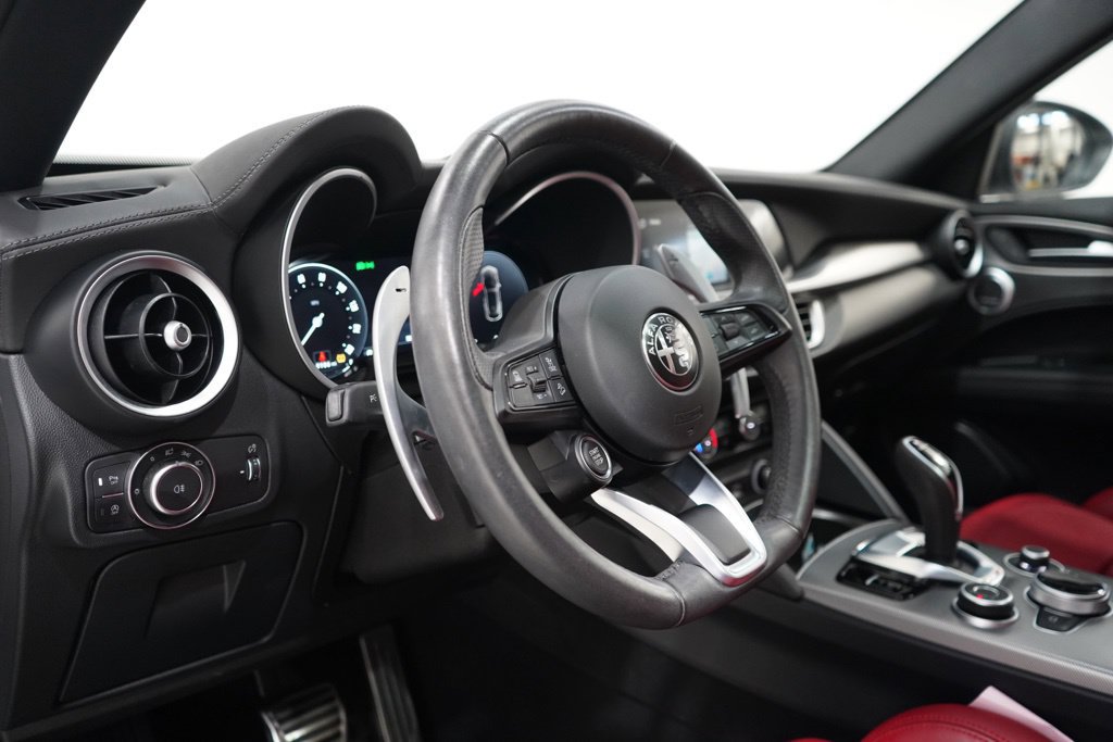 Used 2024 Alfa Romeo Stelvio Veloce AWD/4WD image 17