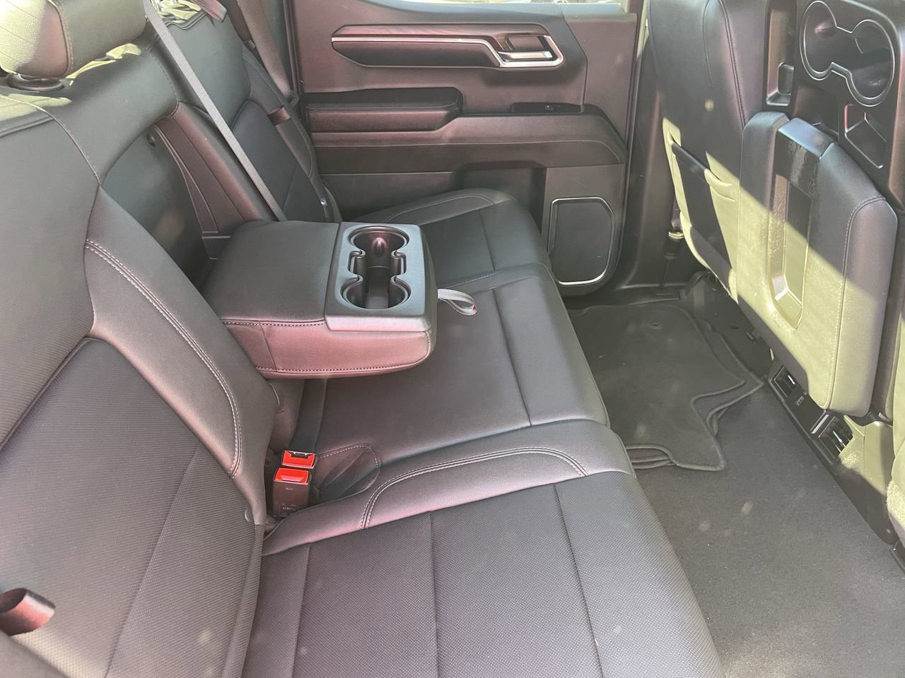 Used 2024 GMC Sierra 1500 SLT image 14