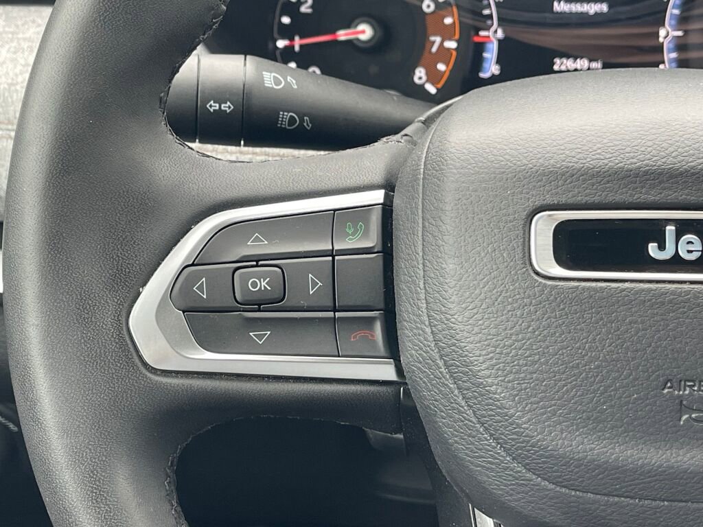 Used 2024 Jeep Compass Latitude image 15