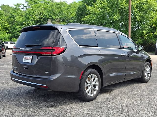 Certified 2022 Chrysler Pacifica Touring-L AWD/4WD image 11