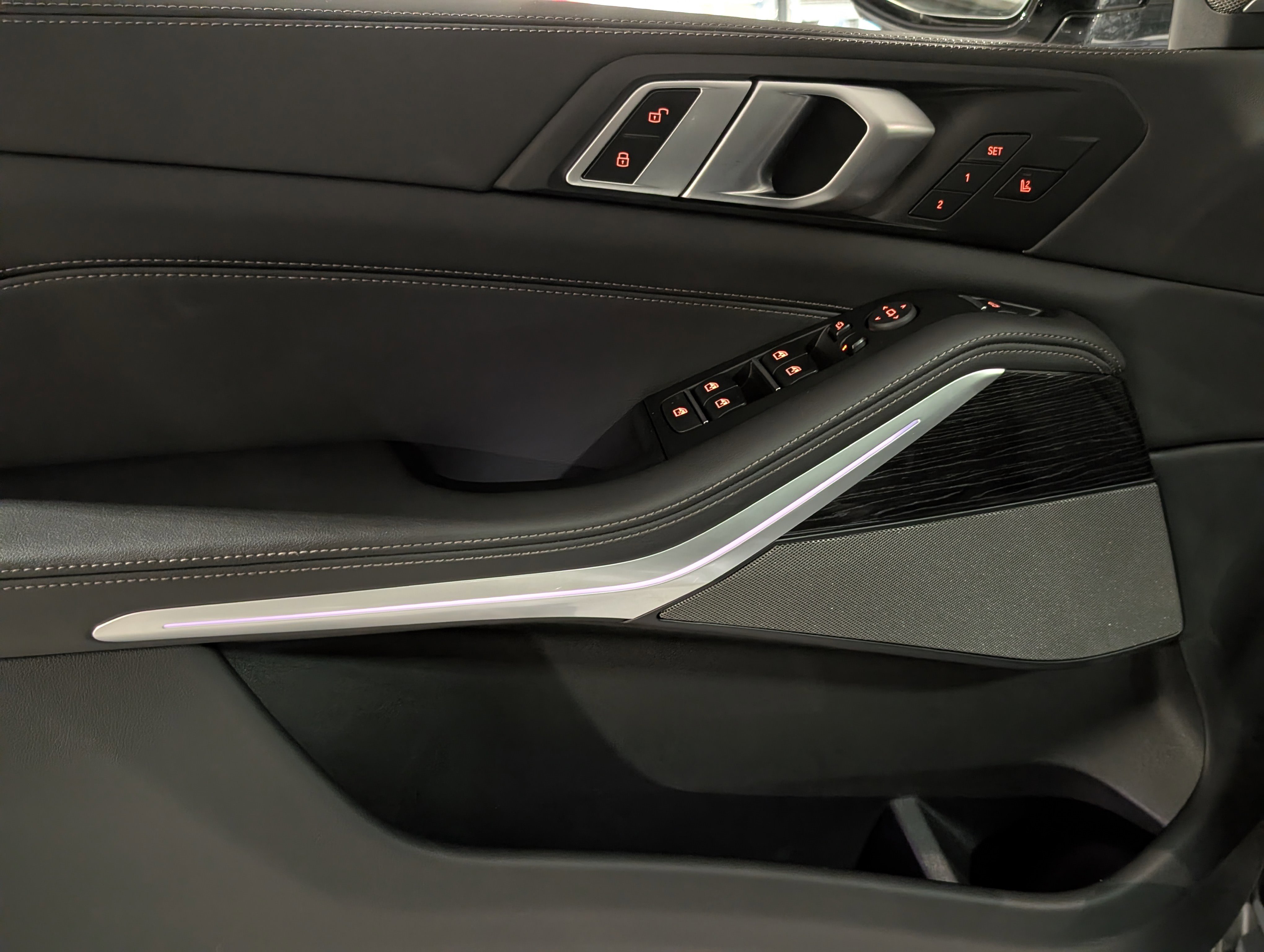 Used 2024 BMW X5 M60i w/ Climate Comfort Package image 17