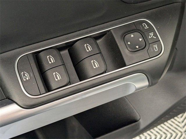 Used 2020 Mercedes-Benz GLB 250 4MATIC image 12