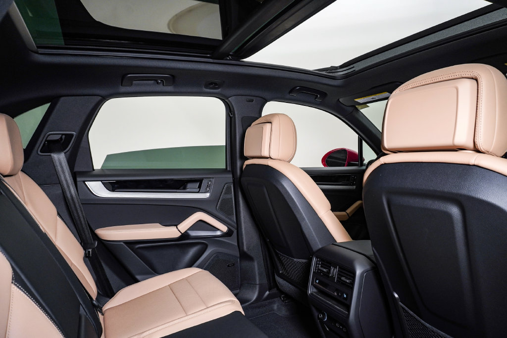 New 2026 Porsche Cayenne AWD/4WD image 16