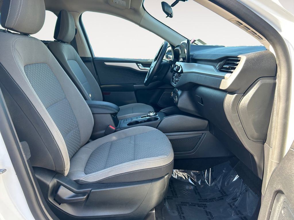 Used 2020 Ford Escape SE Sport image 11