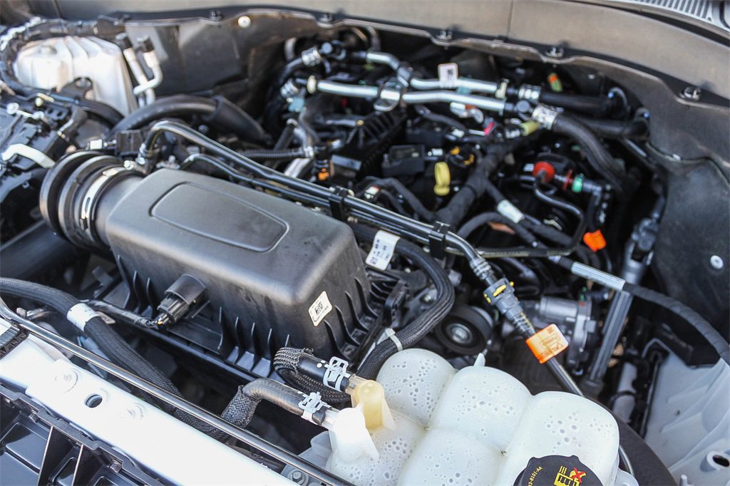 Used 2023 Ford Explorer XLT w/ Equipment Group 202A image 33