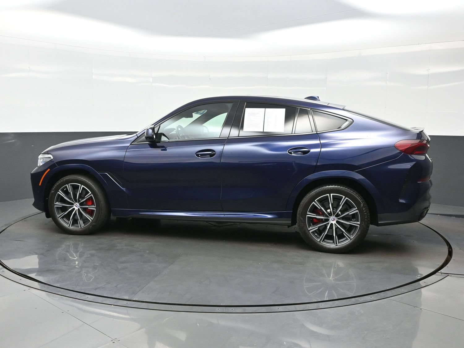 Used 2023 BMW X6 M50i w/ Executive Package AWD/4WD image 4