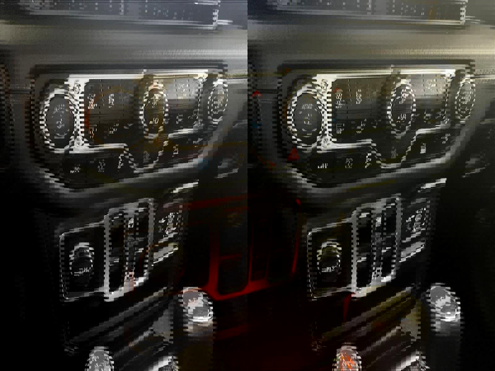 Used 2024 Jeep Wrangler Sahara w/ Technology Group image 25