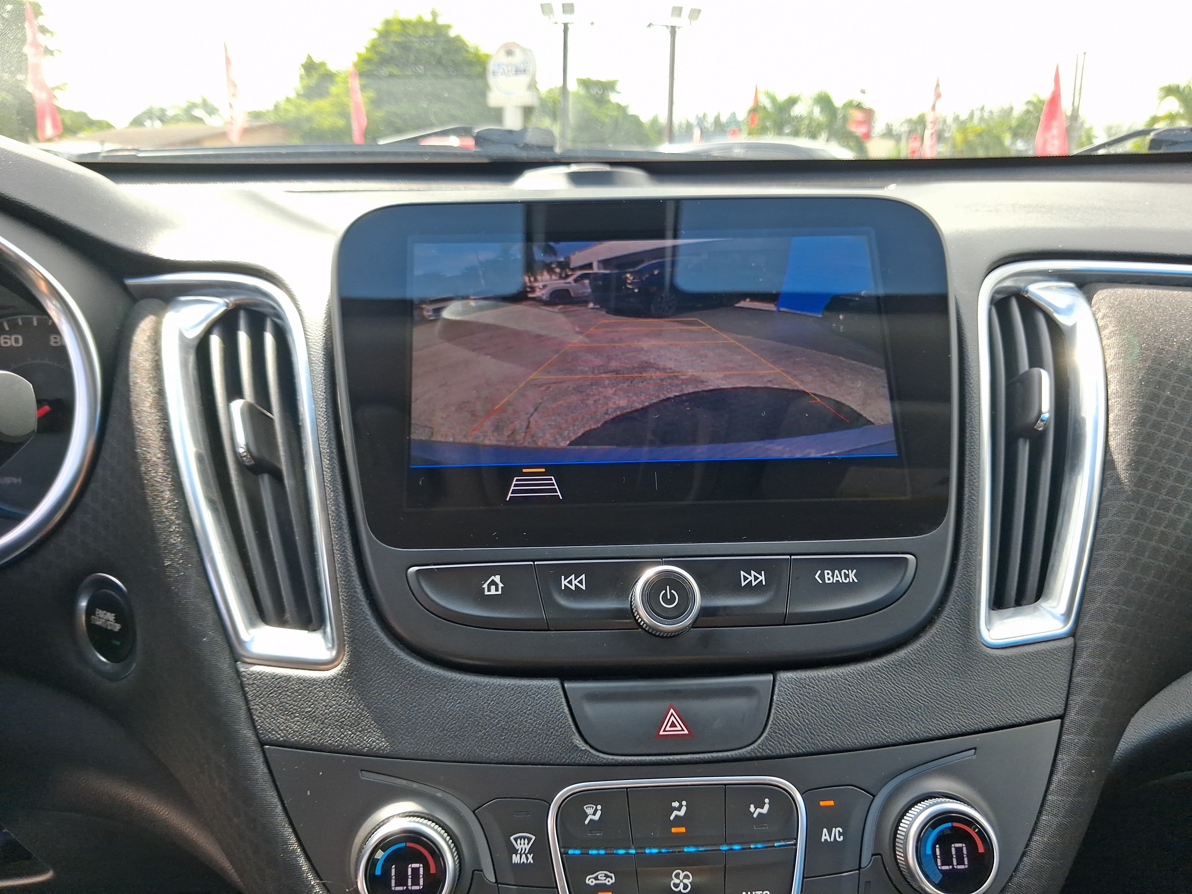 Used 2019 Chevrolet Malibu LT FWD image 19