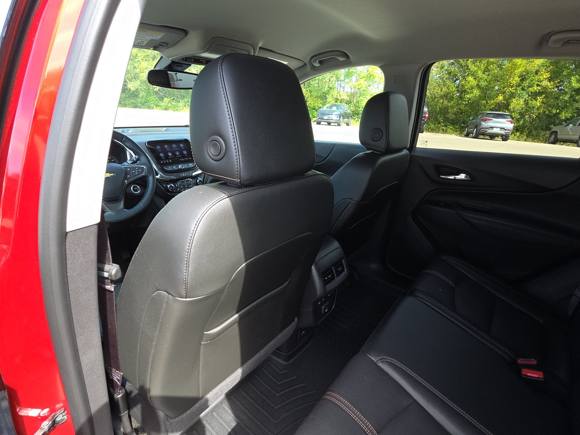 Used 2024 Chevrolet Equinox Premier FWD image 27