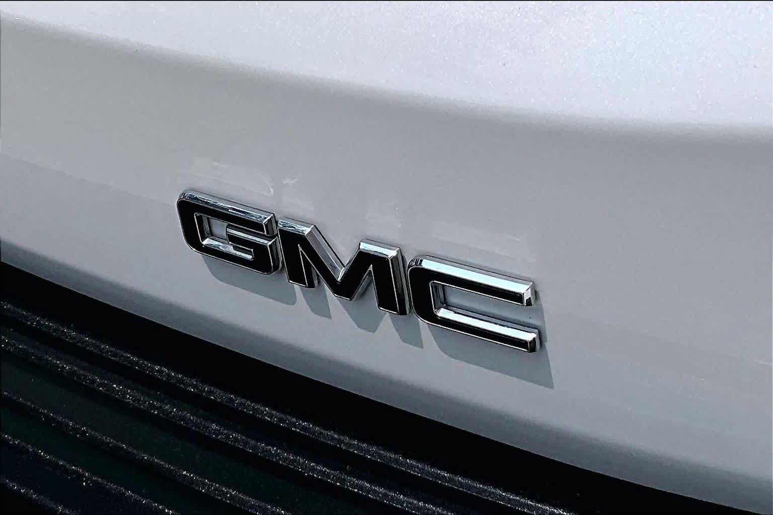 Used 2025 GMC Yukon XL Denali Ultimate AWD/4WD image 10