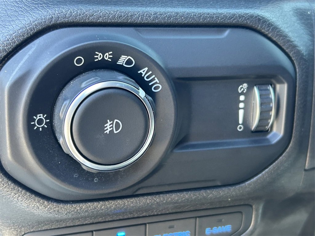 Used 2023 Jeep Wrangler Unlimited Sahara w/ Cold Weather Group image 28