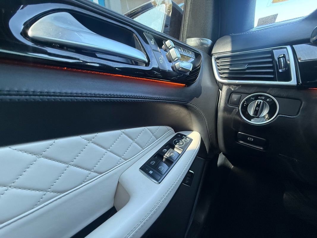 Used 2017 Mercedes-Benz GLS 550 4MATIC image 25