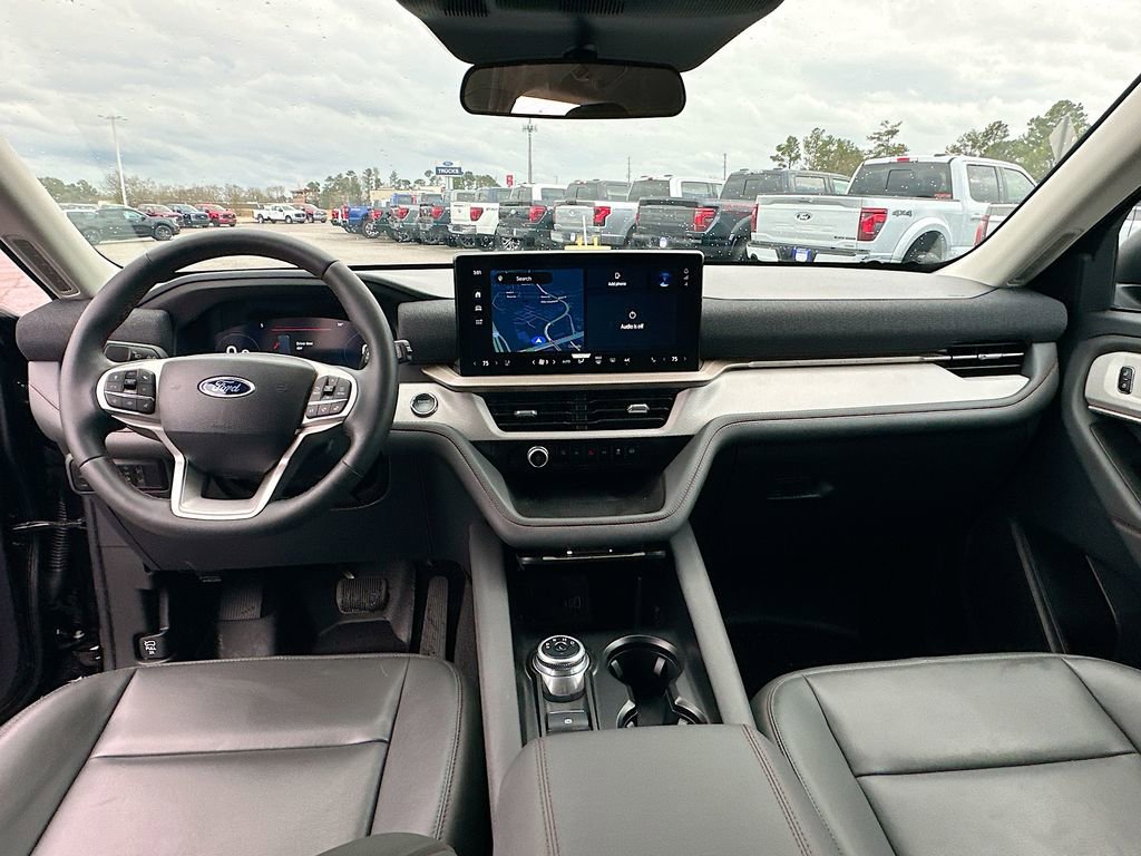 Certified 2025 Ford Explorer Active w/ Active Comfort Package image 3