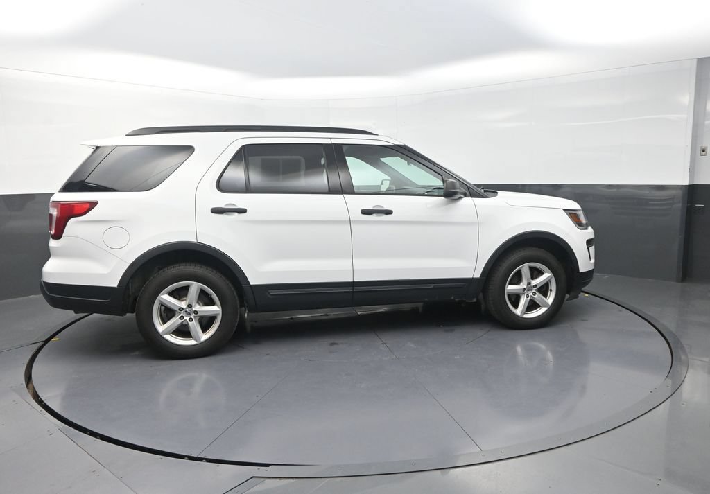 Used 2018 Ford Explorer 4WD w/ Class II Trailer Tow Package image 11