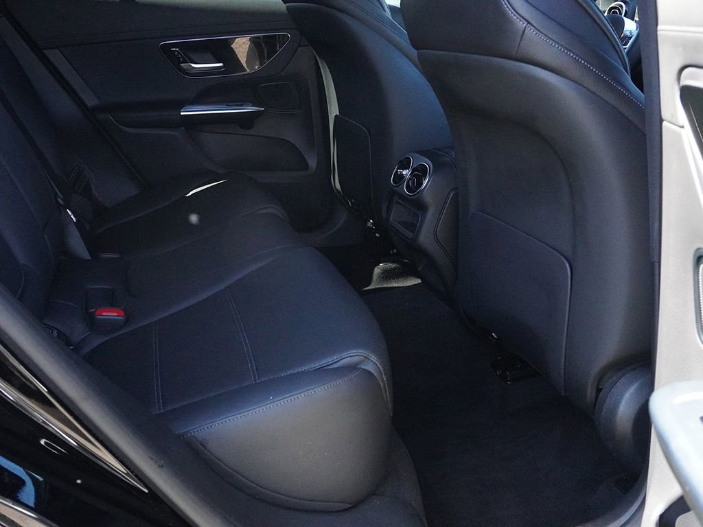 Used 2023 Mercedes-Benz GLC 300 4MATIC image 31