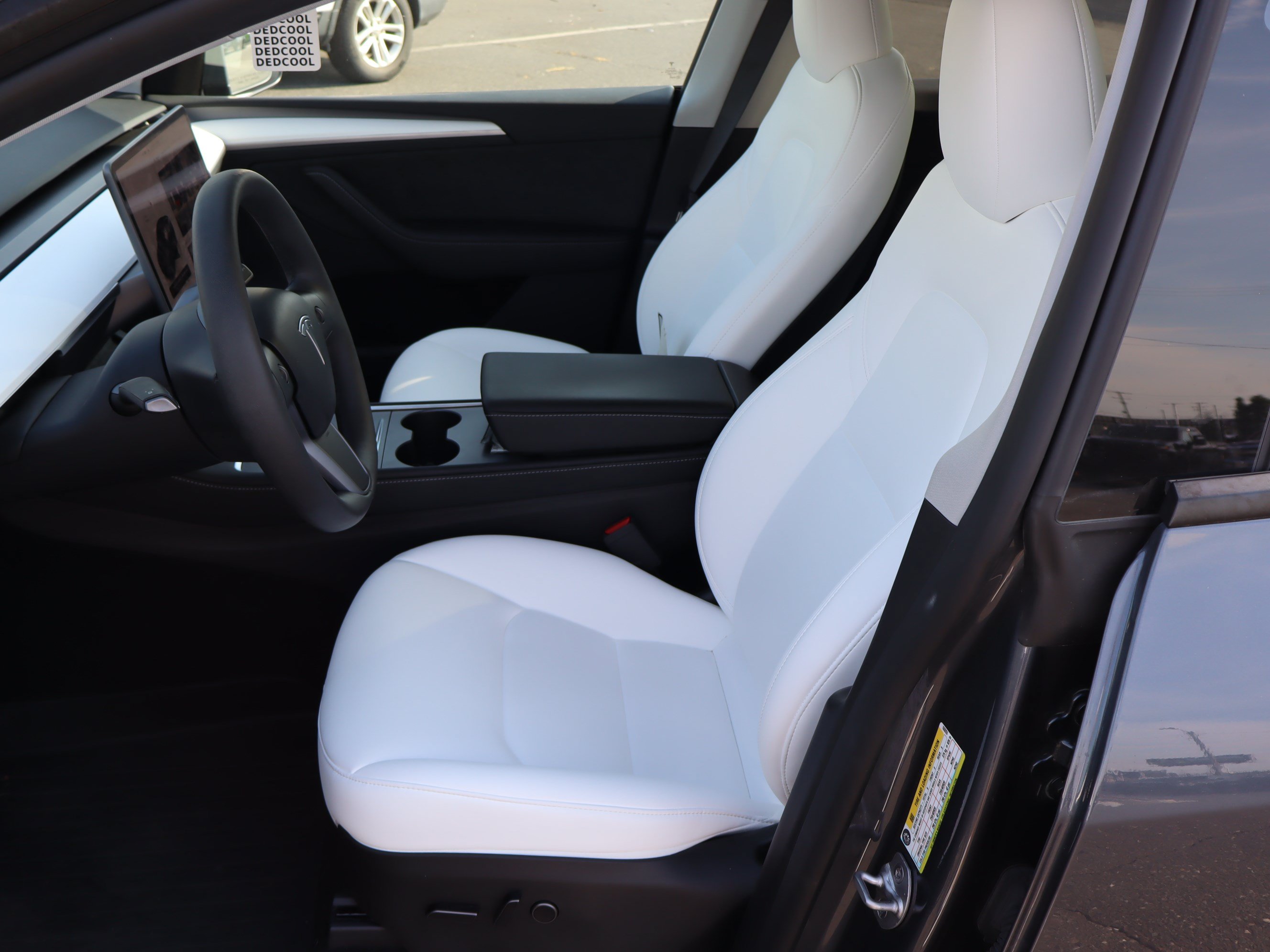 Used 2023 Tesla Model Y AWD image 16
