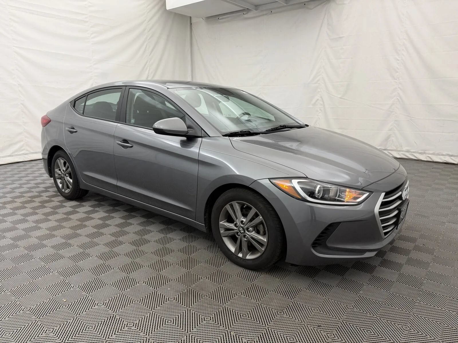 Used 2018 Hyundai Elantra SEL w/ Cargo Package FWD image 4
